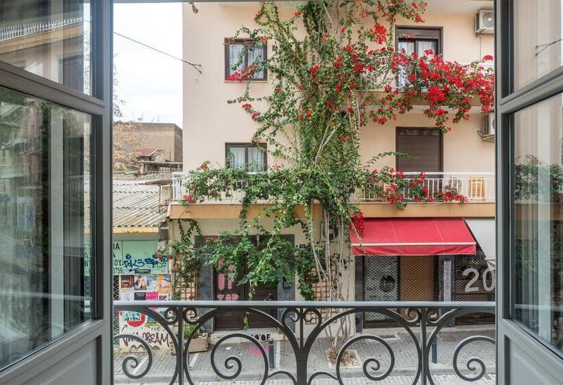 استودیو خانوادگی, Urbanstay