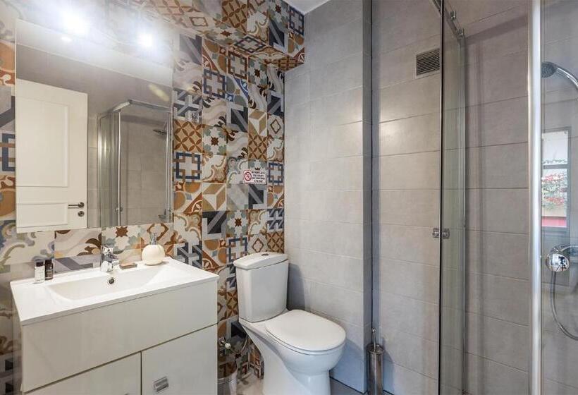 استودیوی استاندارد, Urbanstay