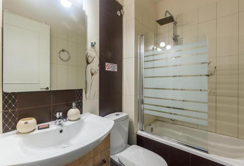آپارتمان 2 خوابه, Urbanstay