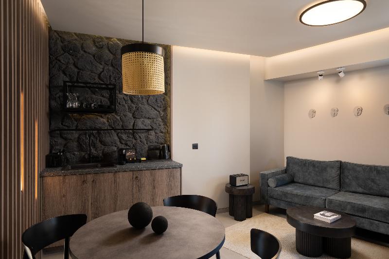 Suite Confort, Apikia Santorini   Adults Only