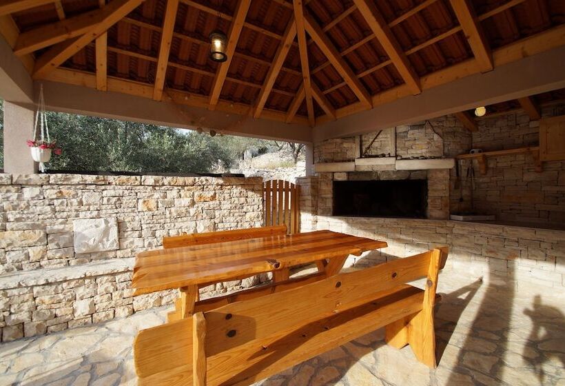 Дом 2 Спальни, Stone House Mia   Prihonja
