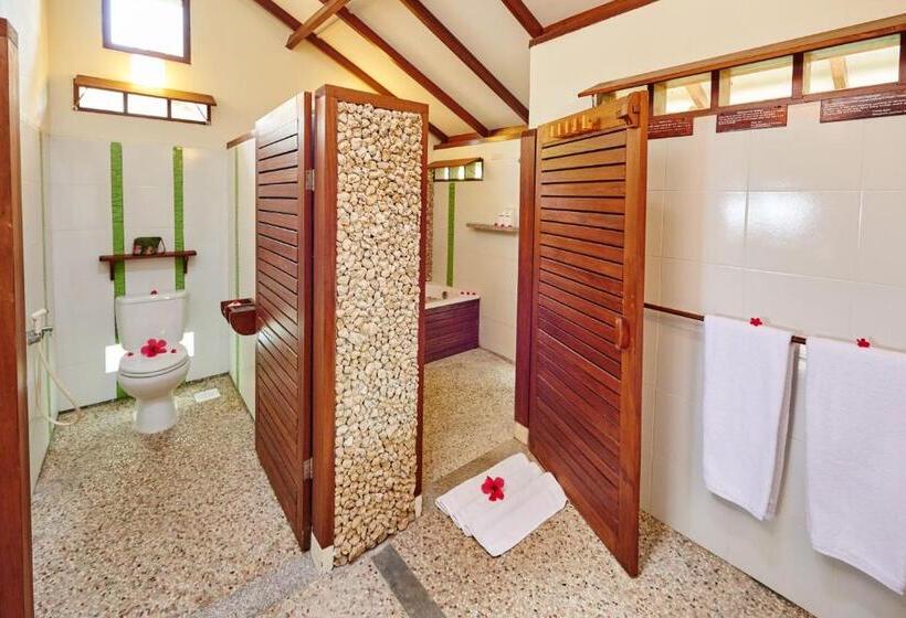 اتاق لوکس با چشم‌انداز دریا, Cocotinos Manado