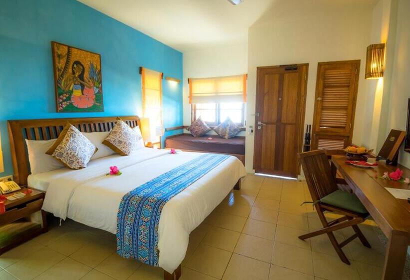 اتاق لوکس با چشم‌انداز دریا, Cocotinos Manado
