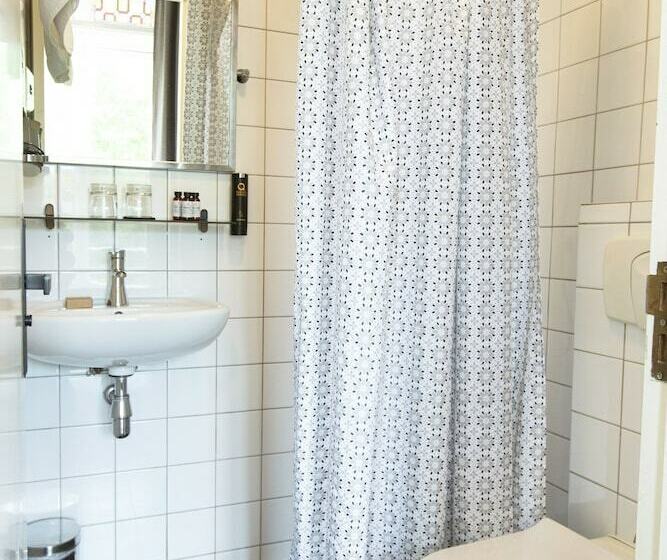 اتاق استاندارد چهار تخته, Quentin Amsterdam