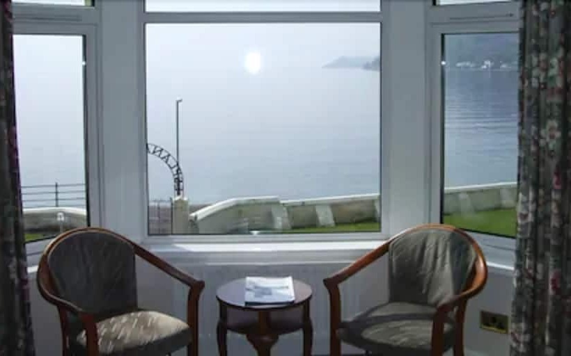 اتاق لوکس با چشم‌انداز دریا, Sge Esplanade
