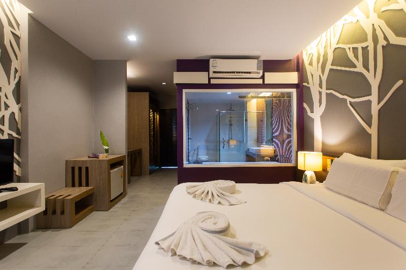 اتاق لوکس با چشم‌انداز استخر, Panalee Koh Samui Resort