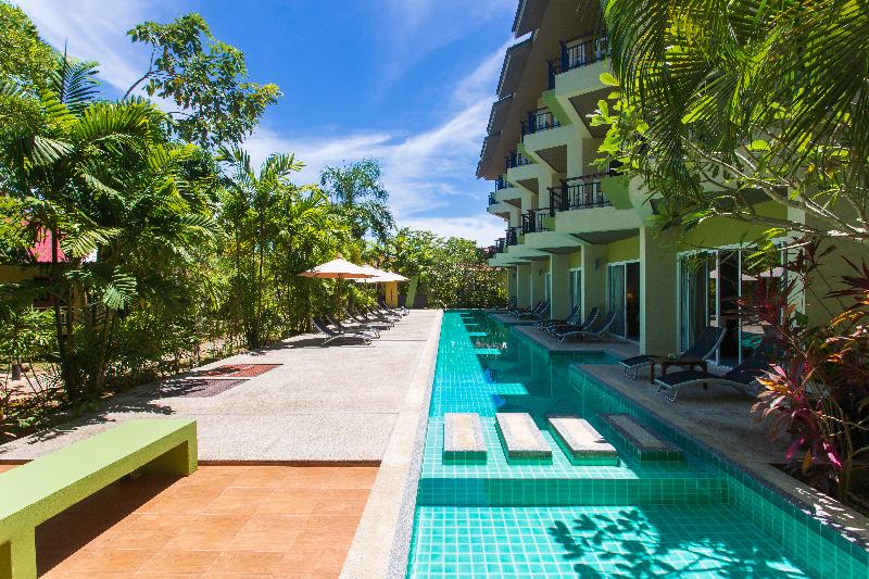 اتاق لوکس با چشم‌انداز استخر, Panalee Koh Samui Resort