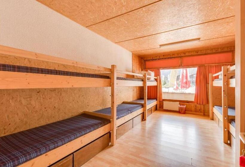 اتاق خانوادگی با سرویس بهداشتی مشترک, Les Louerettes