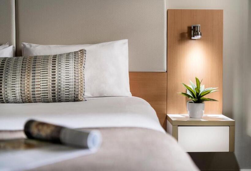 디럭스 룸 킹사이즈 침대, Grand Hotel And Apartments Townsville