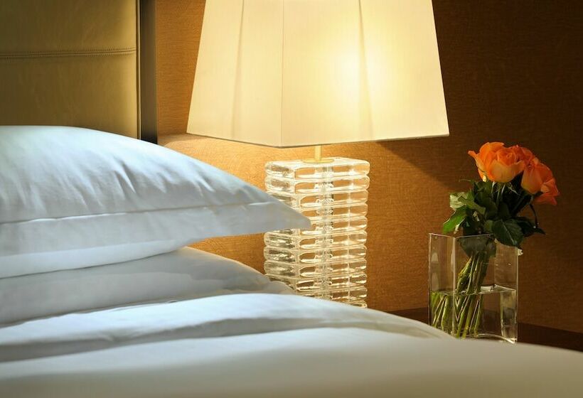اتاق لوکس با چشم‌انداز, Jw Marriott Hotel Marina