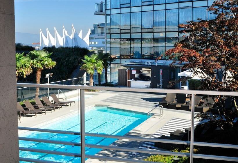 プールの見えるデラックスルーム, Fairmont Pacific Rim