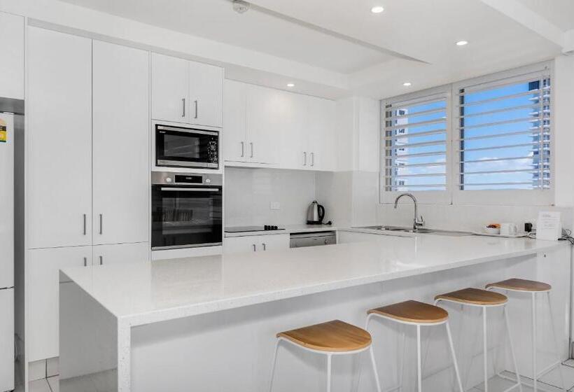 Апартаменты 3 Спальни, Golden Sands On The Beach   Absolute Beachfront Apartments