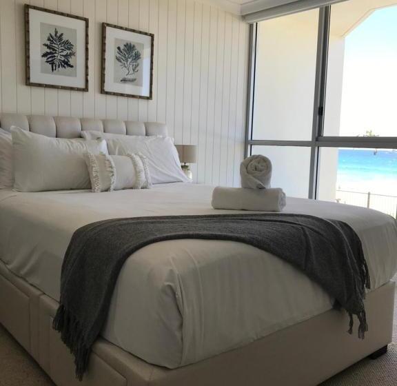 Апартаменты 2 Спальни, Golden Sands On The Beach   Absolute Beachfront Apartments
