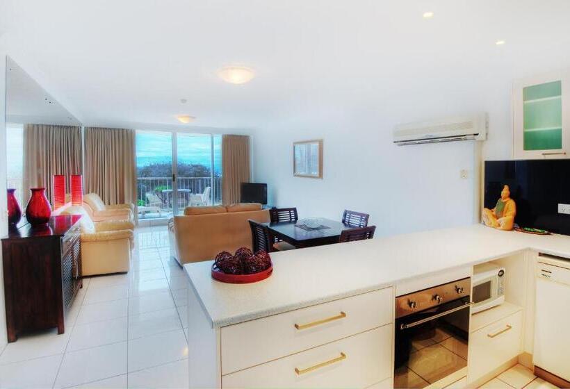Апартаменты 2 Спальни Вид на Море, Golden Sands On The Beach   Absolute Beachfront Apartments