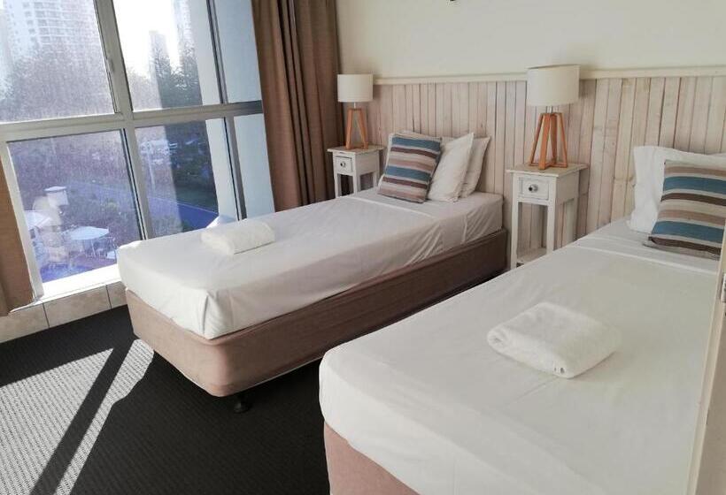 Апартаменты 3 Спальни, Golden Sands On The Beach   Absolute Beachfront Apartments