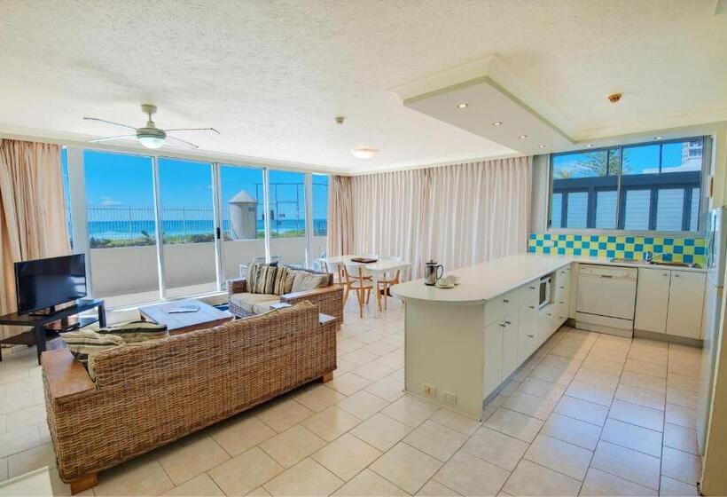 Апартаменты 2 Спальни, Golden Sands On The Beach   Absolute Beachfront Apartments