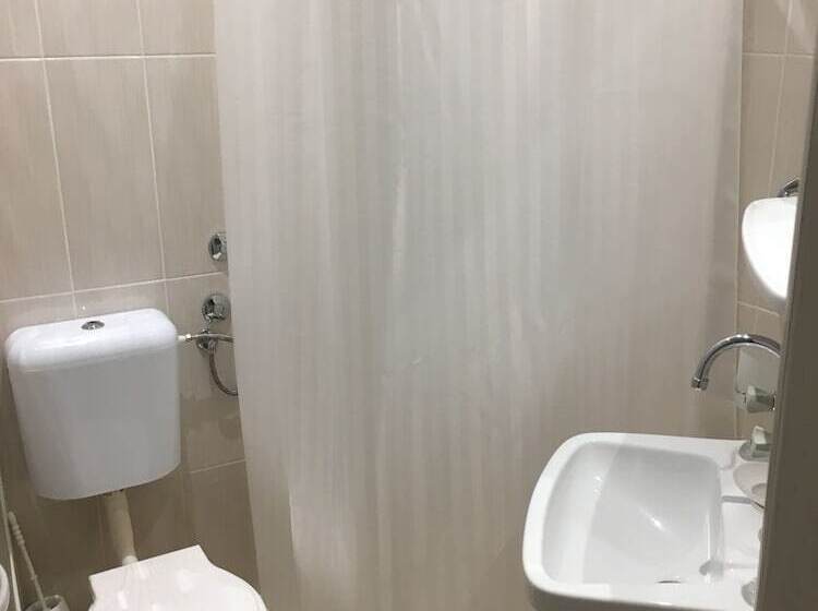 Quarto Triplo Estandar, Zora