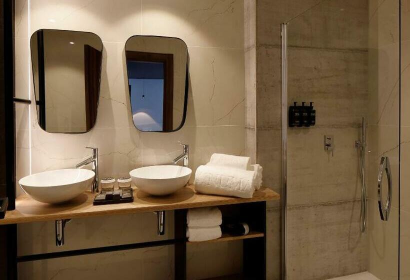 سوییت جونیور, Munna Hotel Boutique