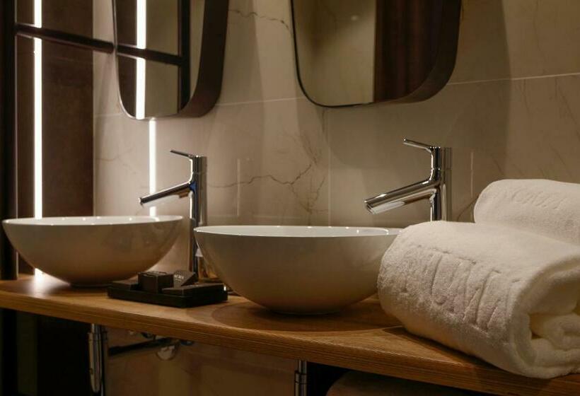 سوییت جونیور, Munna Hotel Boutique
