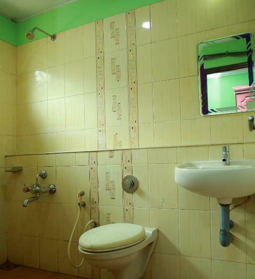 이코노미 룸, Kalathil Tourist Home