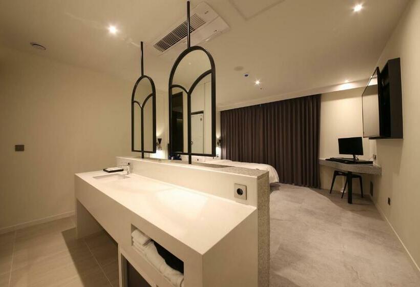 Номер Стандарт с Гидромассажем, Zam101 Hotel Gimhae