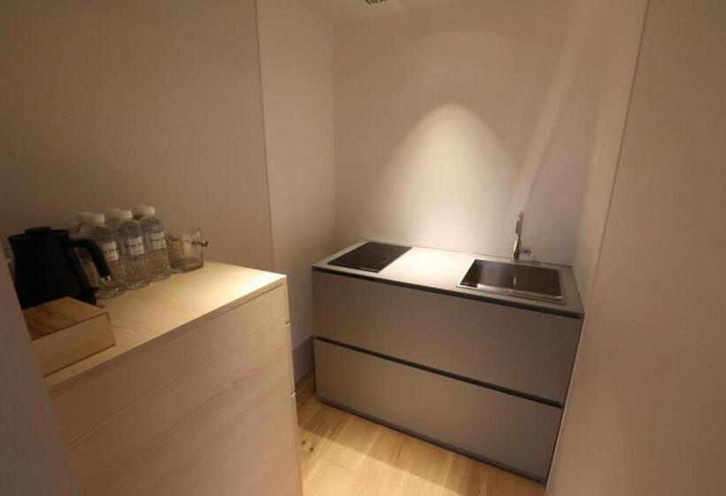 سوییت خانوادگی, Gen Hotel Kamakura