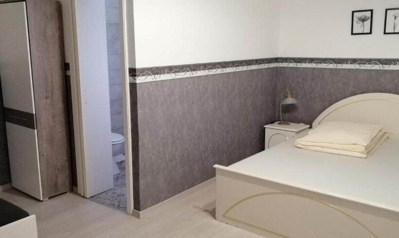 اتاق استاندارد, Radek Vendégház és Apartman