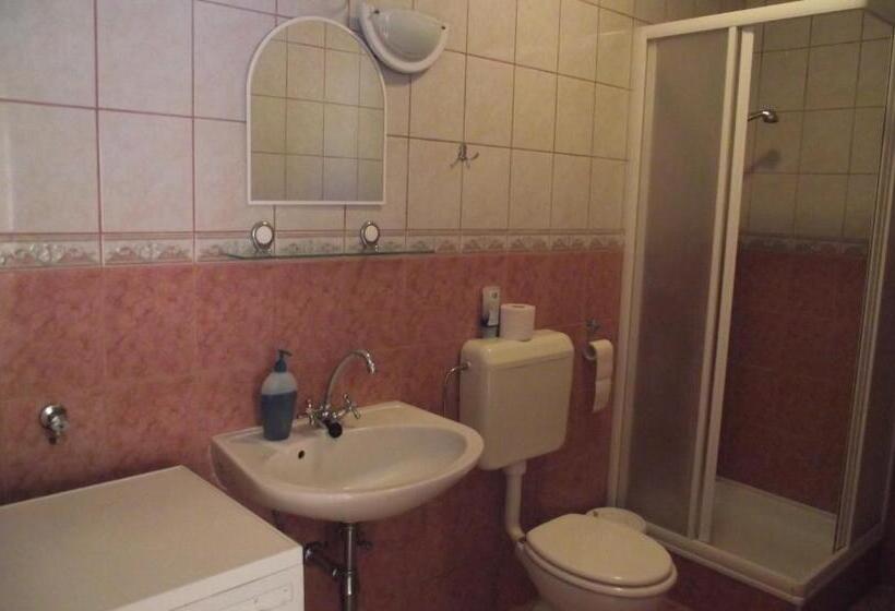 اتاق استاندارد, Radek Vendégház és Apartman