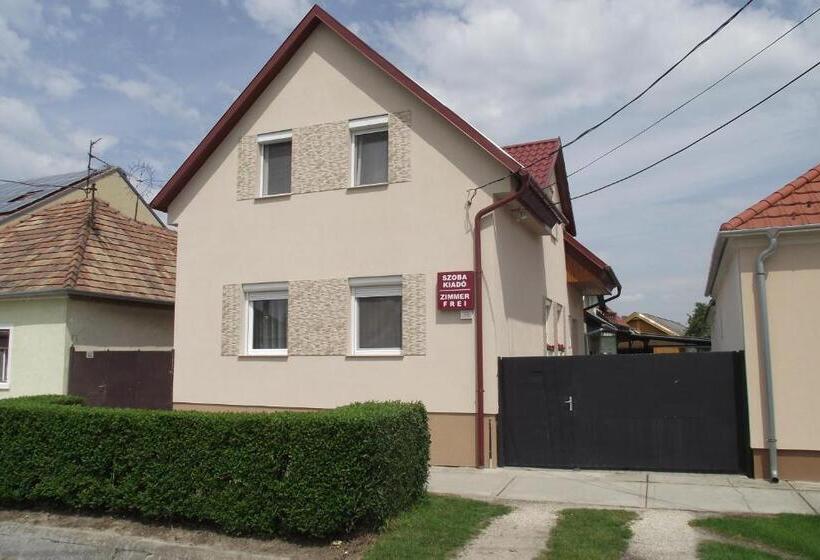اتاق استاندارد, Radek Vendégház és Apartman