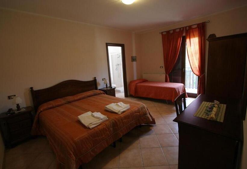 Номер Стандарт Трехместный, B&b La Tana Dell'orso