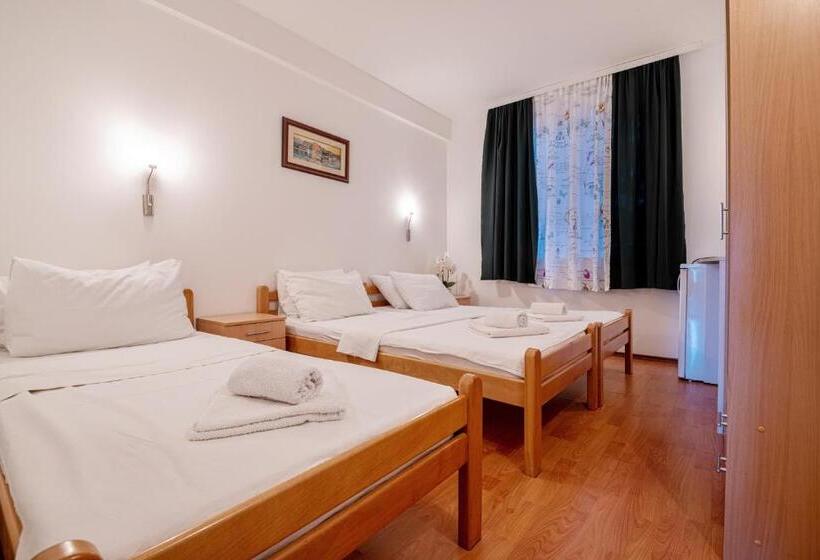 اتاق استاندارد با چشم‌انداز باغ, Motel Jadranka