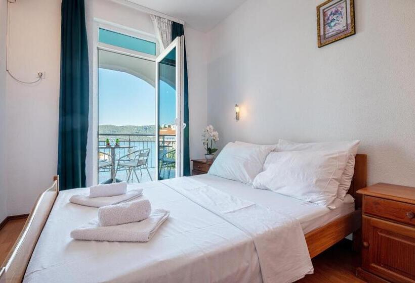 اتاق استاندارد چهار تخته با چشم‌انداز دریا, Motel Jadranka