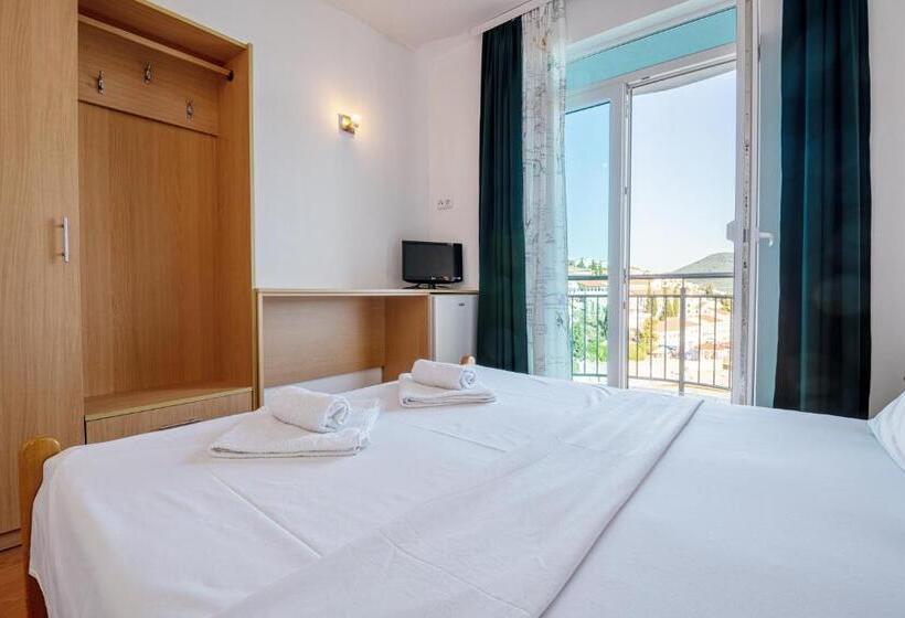 اتاق استاندارد چهار تخته با چشم‌انداز دریا, Motel Jadranka