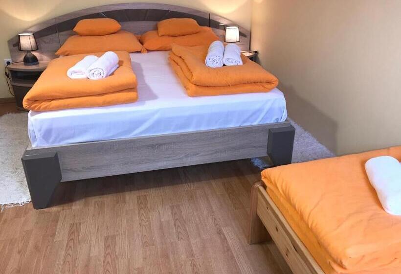 اتاق لوکس سه تخته, Tó  Party Panoráma Panzió & Wellness