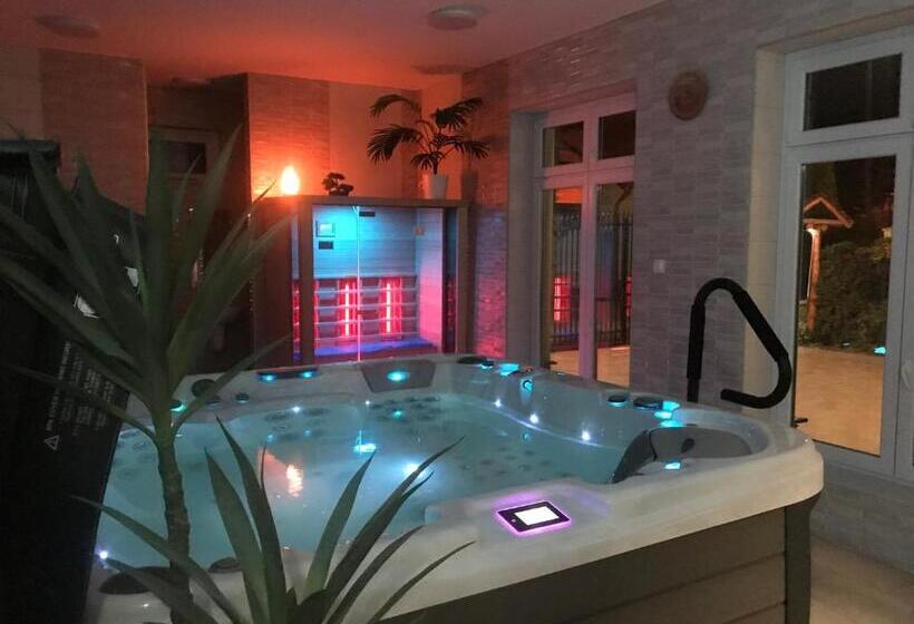 اتاق لوکس سه تخته, Tó  Party Panoráma Panzió & Wellness