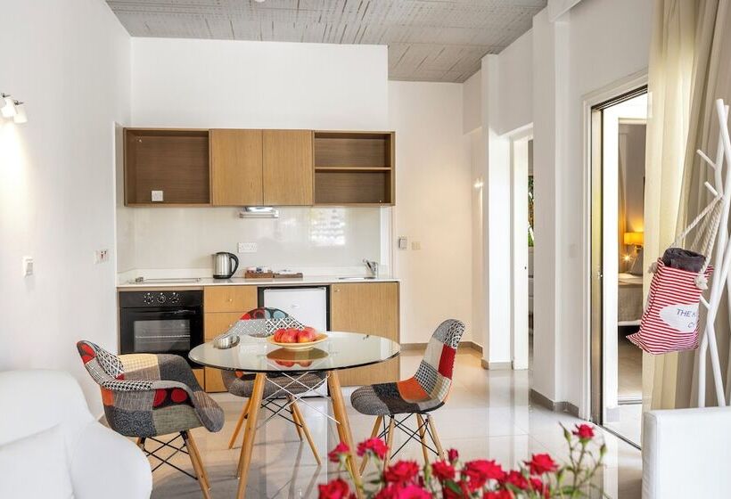 Люкс, King Jason Paphos   Designed For Adults By Louis Hotels