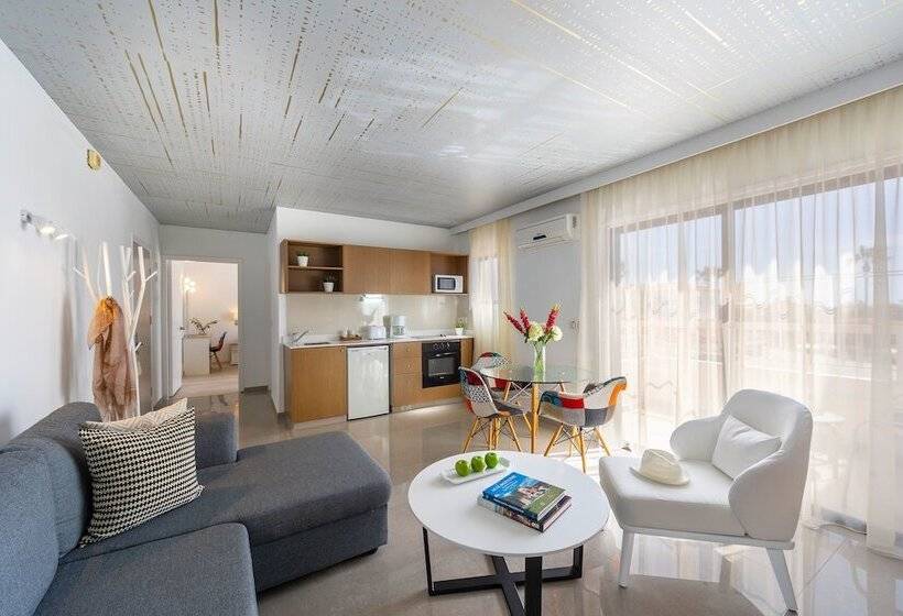 Люкс, King Jason Paphos   Designed For Adults By Louis Hotels