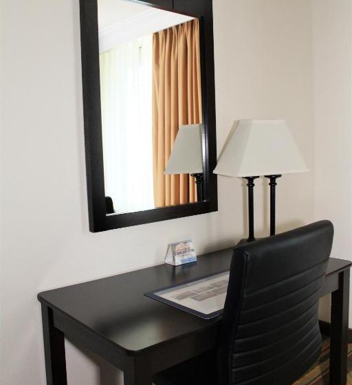 장애인을 위한 스탠다드 룸, Best Western Visalia