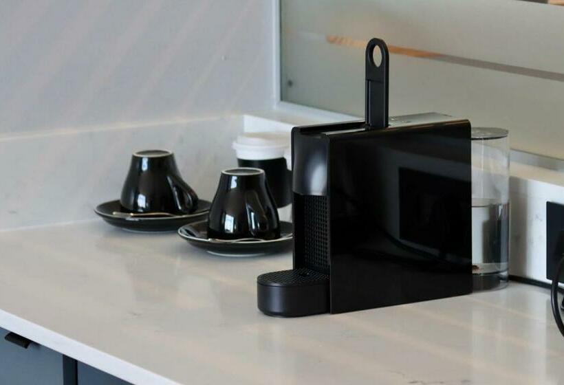 اتاق استاندارد با تخت بزرگ, Cape Town Marriott Hotel Crystal Towers