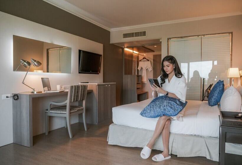 Номер Deluxe, The Grand Riverside