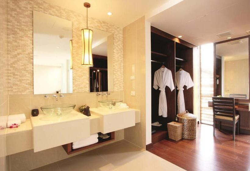 1 Bedroom Penthouse Apartment, Mövenpick Resort Bangtao Beach Phuket