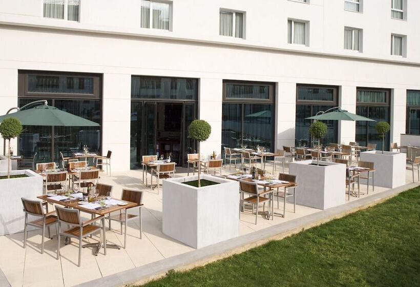 Номер Superior, Courtyard By Marriott Paris Saint Denis