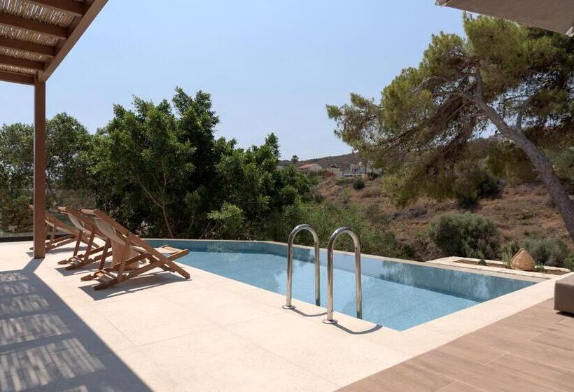 سوییت با چشم‌انداز جانبی دریا, Irida Hotel Agia Pelagia