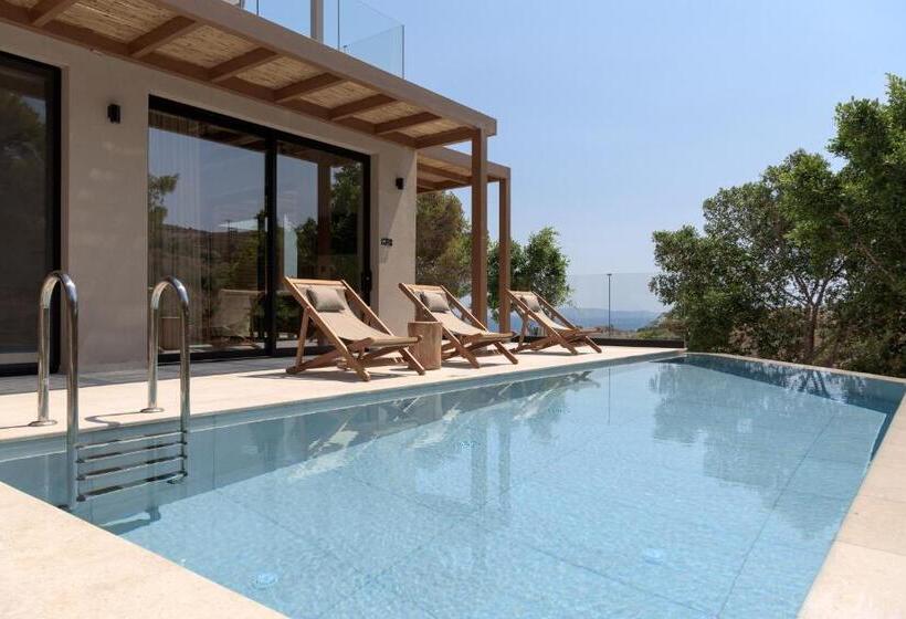 سوییت با چشم‌انداز جانبی دریا, Irida Hotel Agia Pelagia