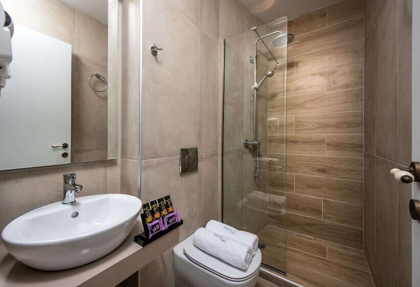 اتاق سوپریور با چشم‌انداز جانبی دریا, Irida Hotel Agia Pelagia