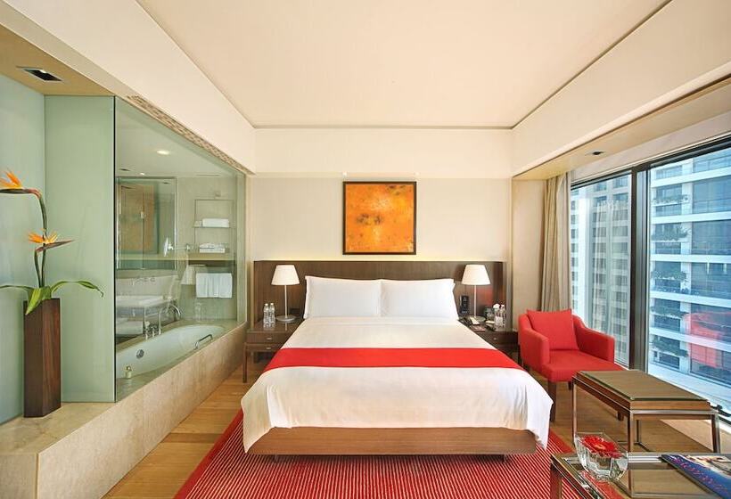 اتاق کلاب, Trident Bandra Kurla