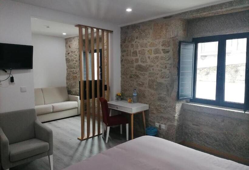 패밀리 스위트, Alojamento Girassol   Guest House   Quarto Com Casa De Banho Privativa