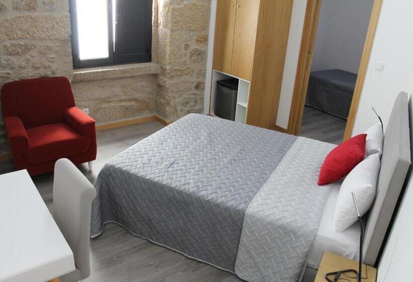 스탠다드 트리플 발코니 룸, Alojamento Girassol   Guest House   Quarto Com Casa De Banho Privativa