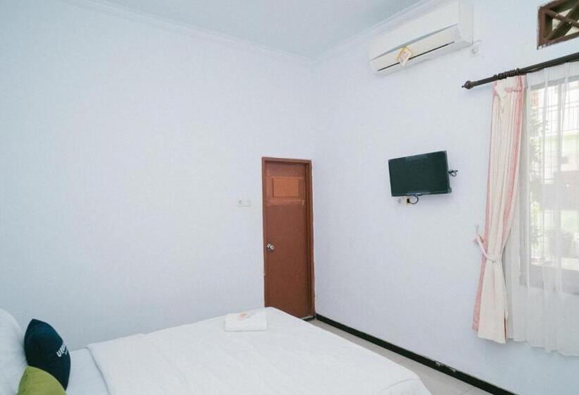 スーペリアールーム, Urbanview Hotel Griya Surya Malang By Reddoorz