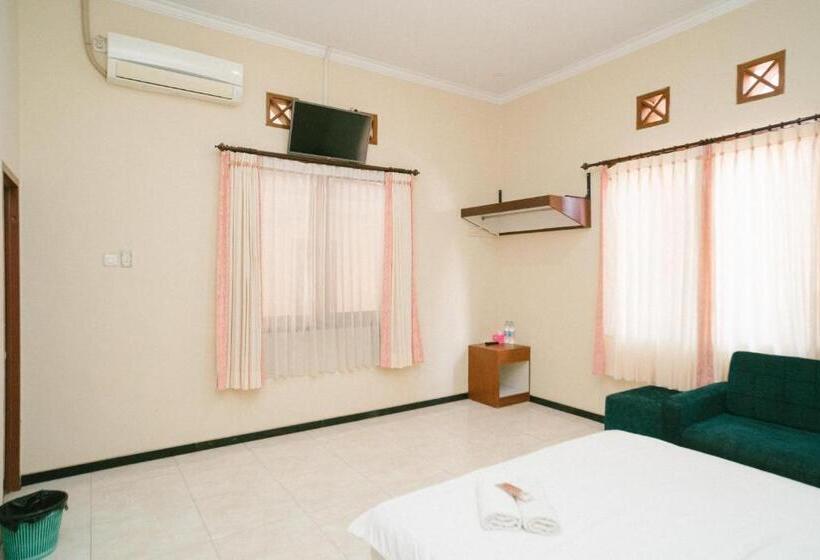 スーペリアールーム, Urbanview Hotel Griya Surya Malang By Reddoorz